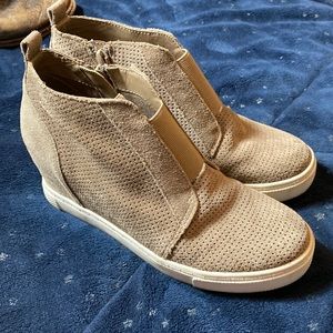 Steve Madden Leather Wavery Wedges